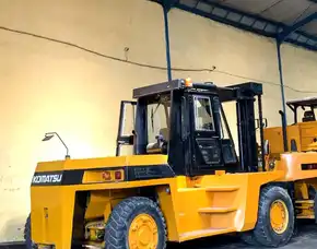 Menyediakan Rental Forklift Di Daerah Sukomanunggal Dan Sekitarnya