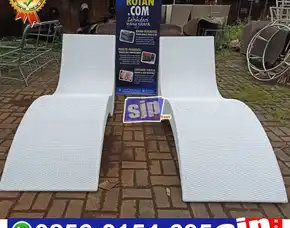 Pengrajin Kursi Kolam Renang Rotan Sintetis Model Lengkung