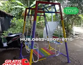 Gambar Ayunan Besi Dan Jungkat Jungkit Kec Bendungan Trenggalek