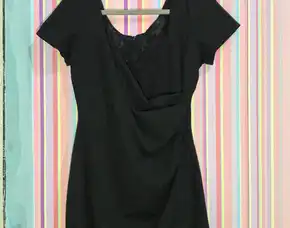 Dress Hitam Elegan Wanita
