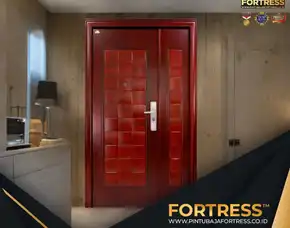 (Fortress) Pintu Baja Motif Kayu Di Pontianak